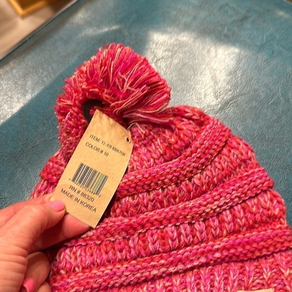 NWT CC beanie kids Pom exclusives color number 10 white, pink, orange - Picture 2 of 2